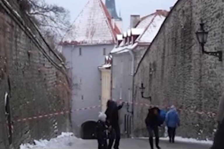 Public individualism